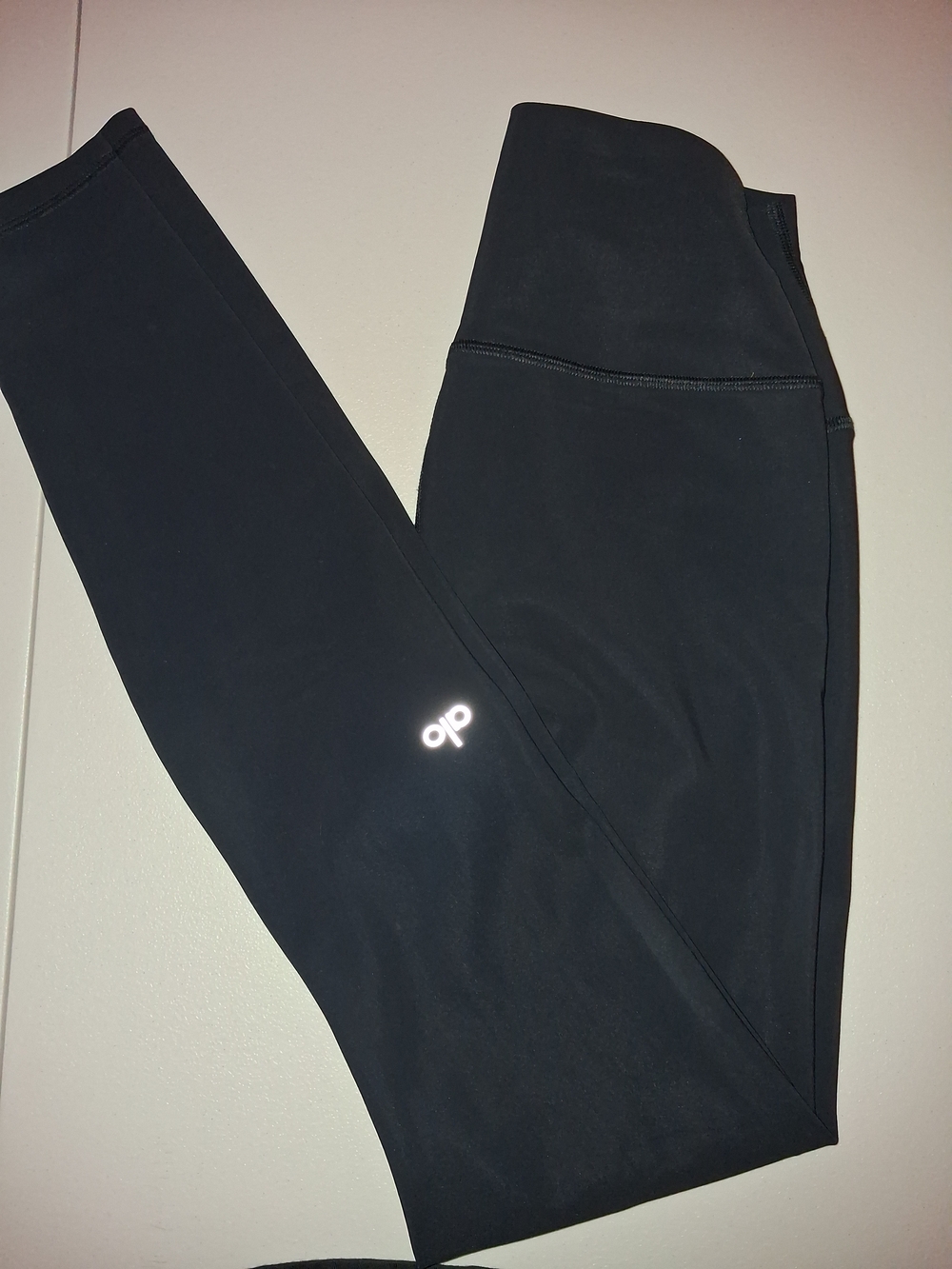 Alo Yoga High-Waist Ripped Warrior Leggings